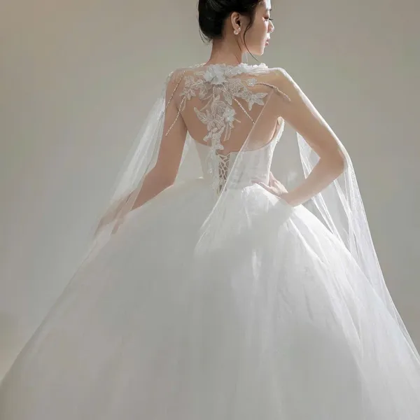 ÁO CHOÀNG VÁY CƯỚI