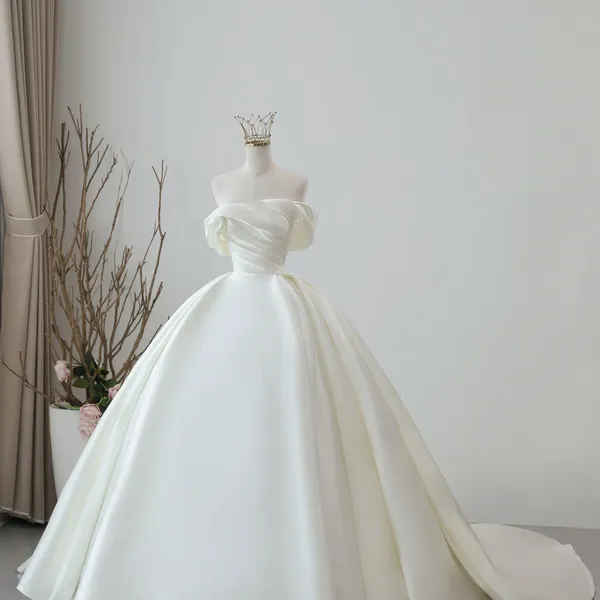 VÁY CƯỚI VẢI PHI TRƠN KIỂU TRỄ VAI ĐƠN GIẢN