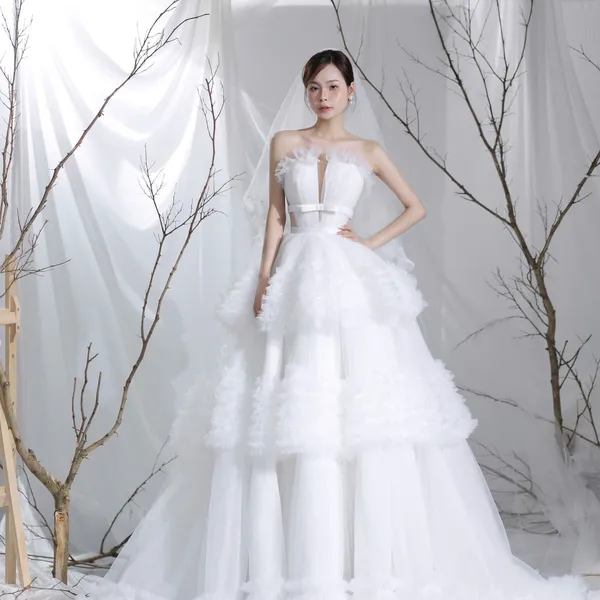 VÁY CƯỚI TÙNG XÒE HOA BÈO XINH XẮN