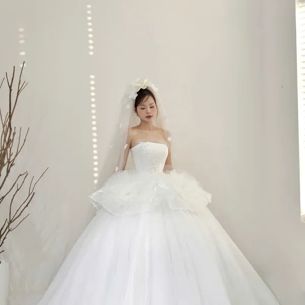 VÁY CƯỚI TÙNG XÒE KIỂU CÚP NGỰC XINH XẮN