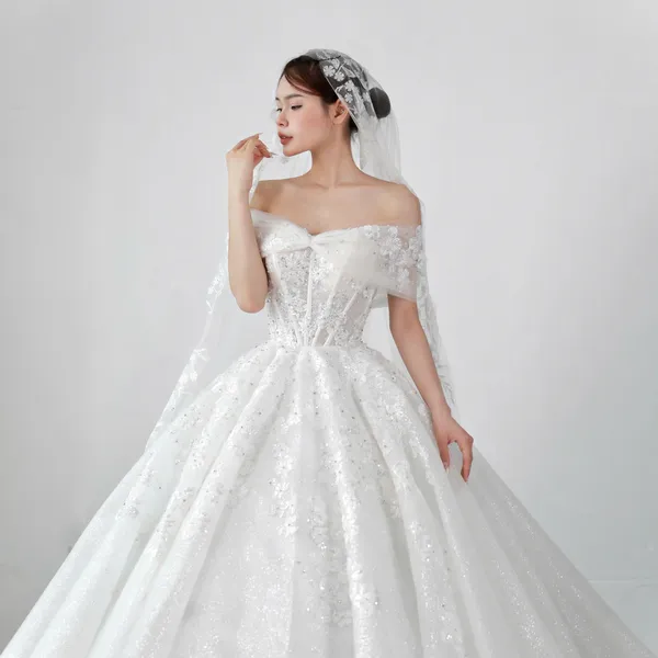 VÁY CƯỚI CÔ DÂU LÀM LỄ 2IN1 LẤP LÁNH SANG TRỌNG