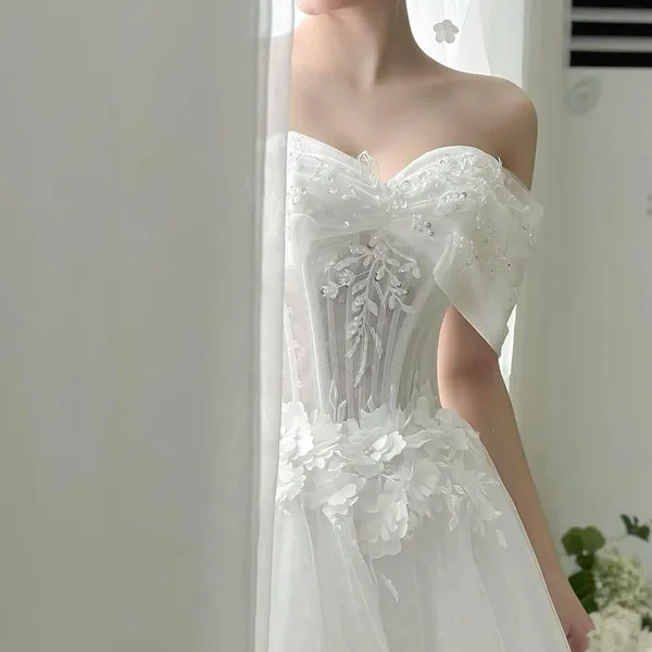VÁY CƯỚI CHỮ A THIẾT KẾ DUYÊN DÁNG