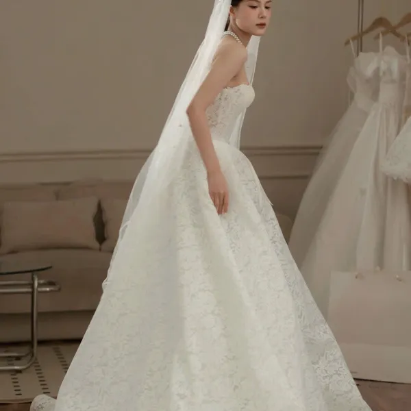 VÁY CƯỚI CHỮ A CAO CẤP CHO CÔ DÂU