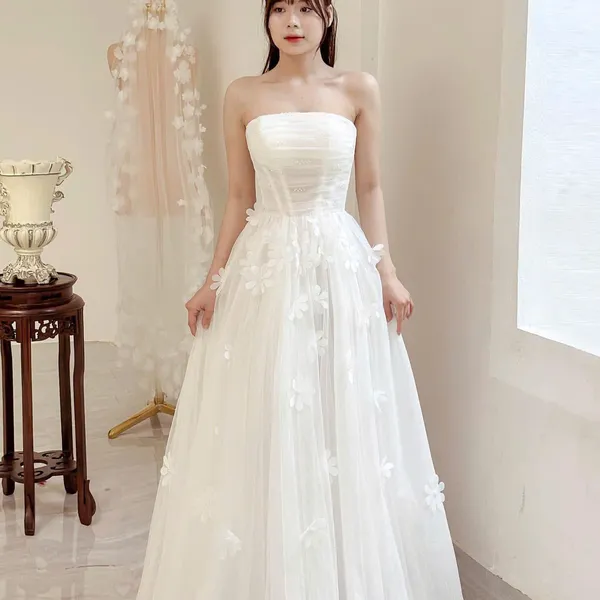 VÁY CƯỚI CÚP NGỰC DÀNH CHO CÔ DÂU