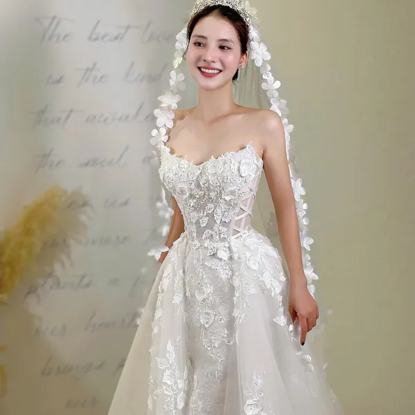 VÁY CƯỚI CHỮ A KẾT HOA 
