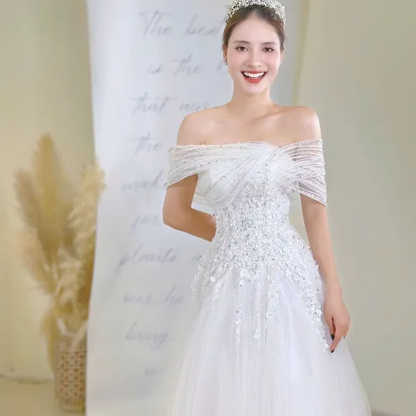VÁY CƯỚI NHẸ NHÀNG CHO CÔ DÂU