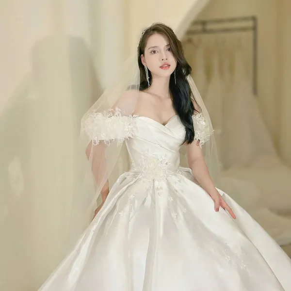 VÁY CƯỚI LÀM LỄ SANG TRỌNG
