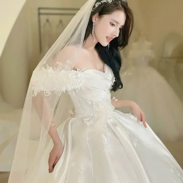 VÁY CƯỚI LÀM LỄ SANG TRỌNG