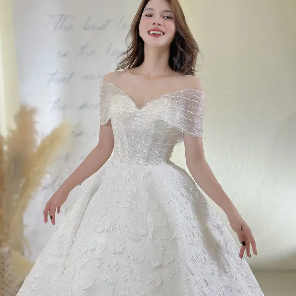 BỘ VÁY CƯỚI LÀM LỄ CHO CÔ DÂU 