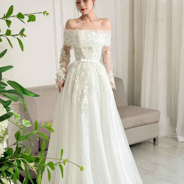 VÁY CƯỚI ĐI BÀN FORM SUÔNG 3 TRONG 1