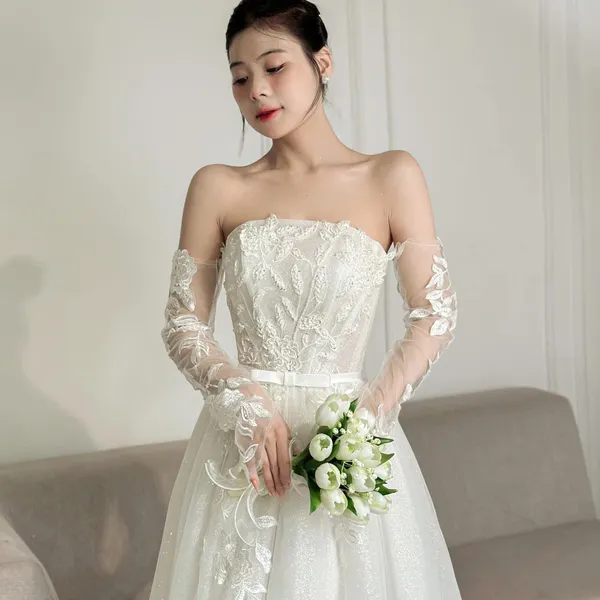 VÁY CƯỚI ĐI BÀN FORM SUÔNG 3 TRONG 1