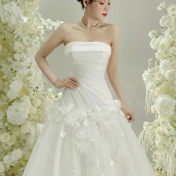VÁY CƯỚI ĐI BÀN THIẾT KẾ CÚP NGỰC