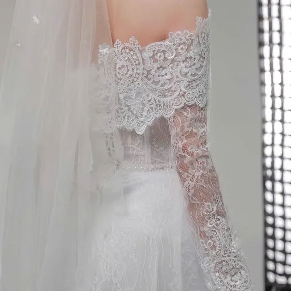 VÁY CƯỚI ĐI BÀN DÀNH CHO CÔ DÂU