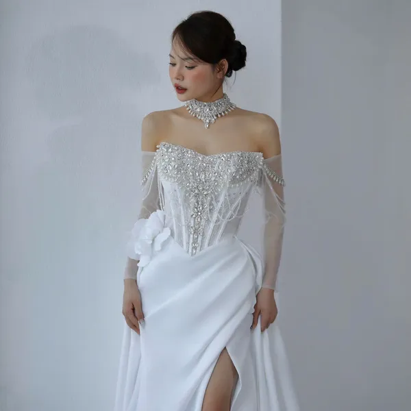 VÁY CƯỚI ĐUÔI CÁ CÚP NGỰC KẾT ĐÁ SAPPHIRE QUYẾN RŨ