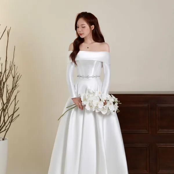 VÁY CƯỚI FORM A TRỄ VAI TAY DÀI THANH LỊCH