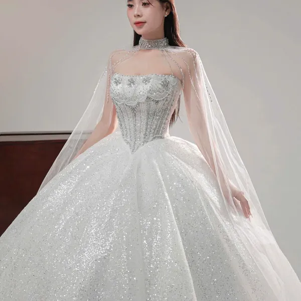 VÁY CƯỚI LÀM LỄ CÚP NGỰC ĐÍNH KẾT SAPPHIRE
