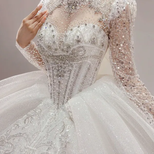 VÁY CƯỚI LÀM LỄ DÀI TAY ĐÍNH KẾT LẤP LÁNH