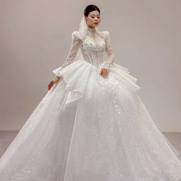 VÁY CƯỚI LÀM LỄ DÀI TAY ĐÍNH KẾT LẤP LÁNH