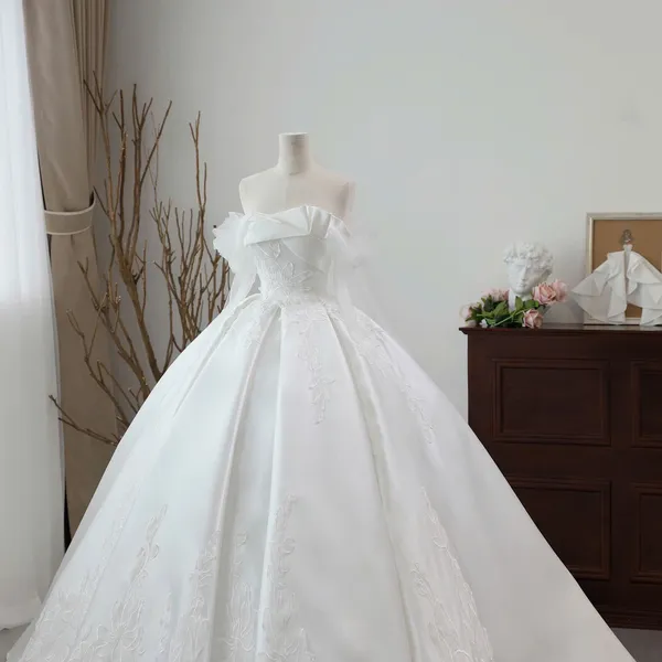 VÁY CƯỚI LÀM LỄ THANH LỊCH CHO CÔ DÂU