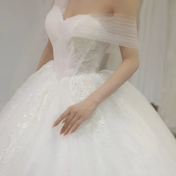 VÁY CƯỚI LÀM LỄ THIẾT KẾ LỆCH VAI