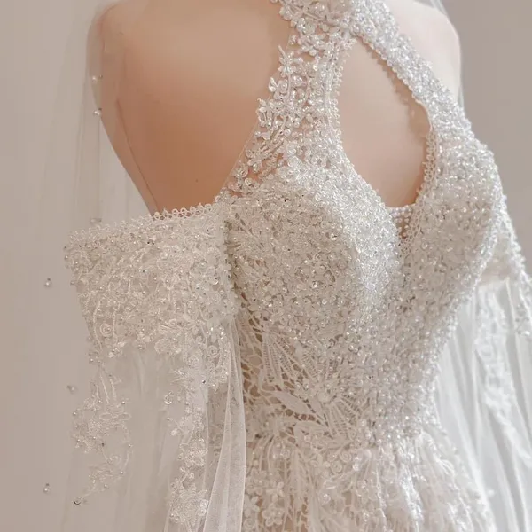 VÁY CƯỚI DÁNG CHỮ A CỔ YẾM SANG TRỌNG