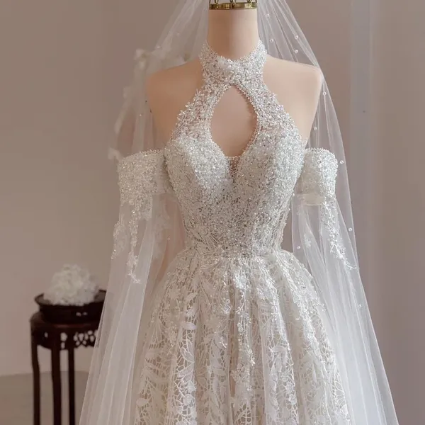 VÁY CƯỚI DÁNG CHỮ A CỔ YẾM SANG TRỌNG