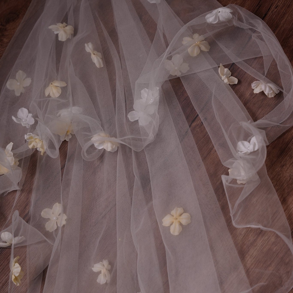 Voan Cô Dâu Kết Hoa Lụa Đẹp 2026