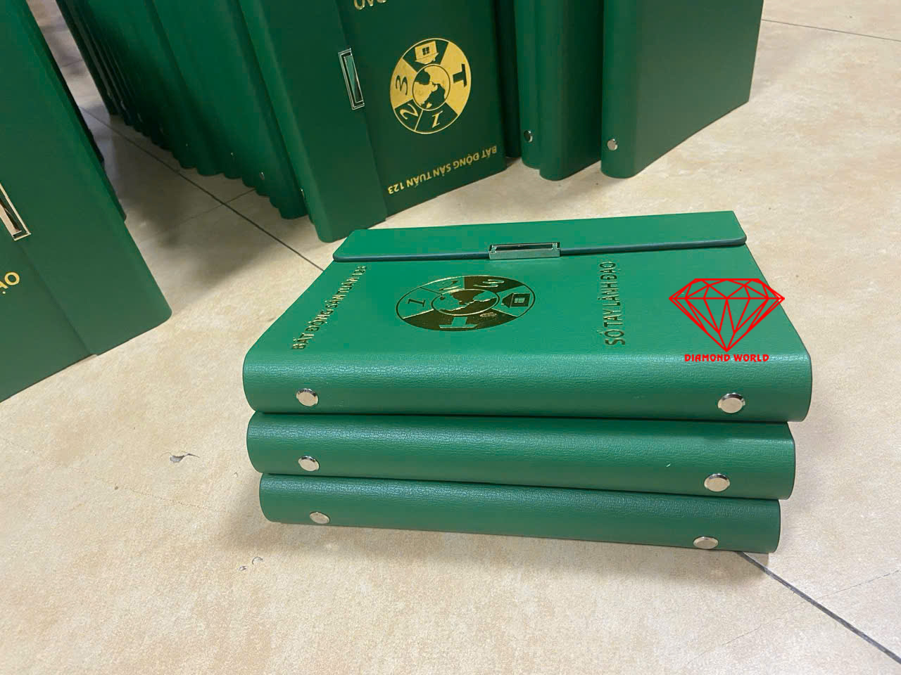 Sổ bìa da gáy còng Sổ bìa da gáy còng