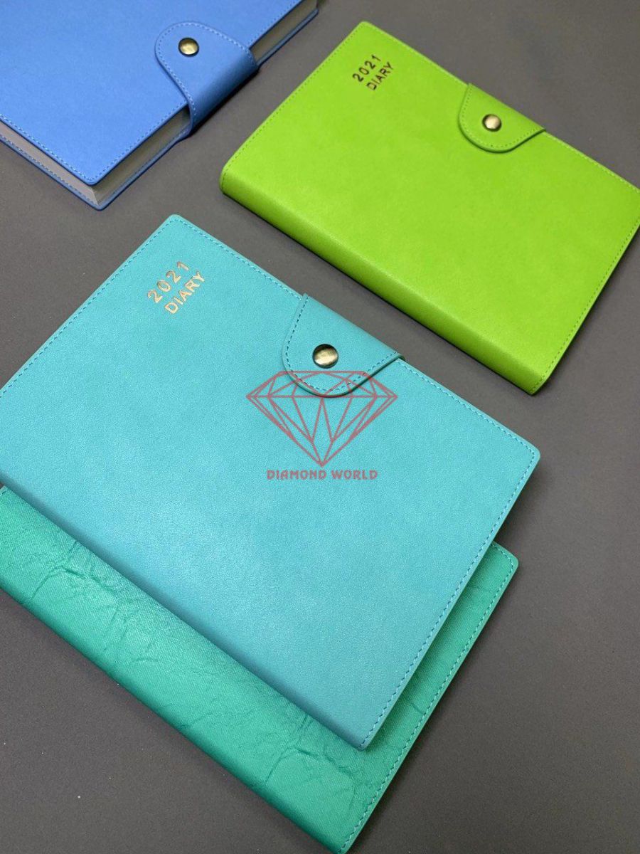 Sổ bìa da gáy còng có quai bấm có thể được sử dụng như một món quà | Diamond World Sổ bìa da gáy còng có quai bấm có thể được sử dụng như một món quà | Diamond World