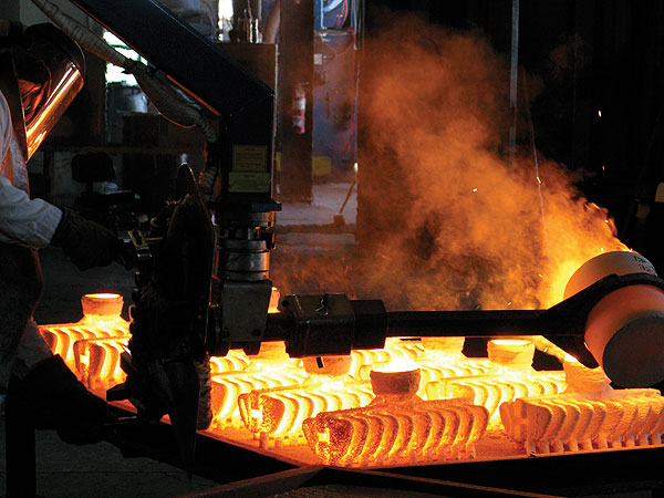 Đúc bằng phương pháp rèn (Forging) cho năng suất cao Đúc bằng phương pháp rèn (Forging) cho năng suất cao