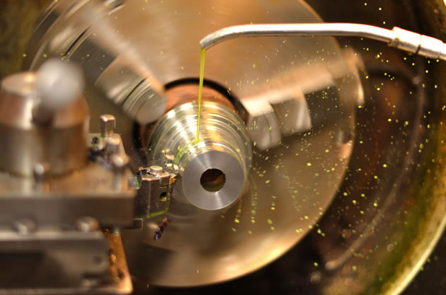 Gia công các chi tiết trên máy giúp nâng cao chất lượng và tiết kiệm nhân công Gia công các chi tiết trên máy giúp nâng cao chất lượng và tiết kiệm nhân công