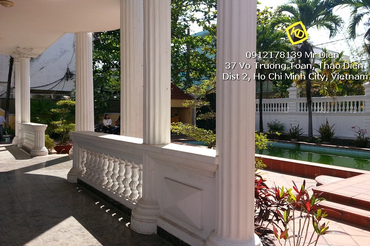 Cho-thue-biet-thu-dep-tai-thao-dien-co-ho-boi-san-vuon-4