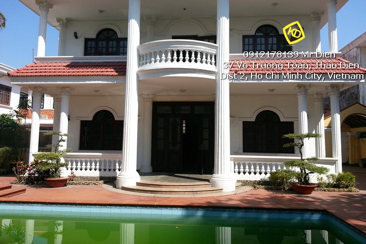 Cho-thue-biet-thu-dep-tai-thao-dien-co-ho-boi-san-vuon-1