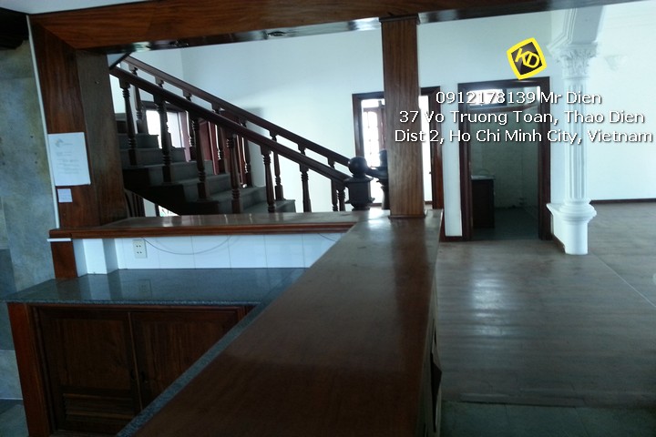 Cho-thue-biet-thu-dep-tai-thao-dien-co-ho-boi-san-vuon-5