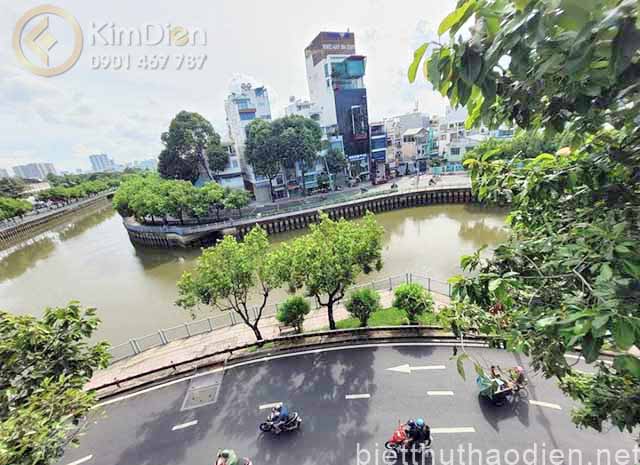 ban nha can goc 2 mat tien duong hoang sa quan 1