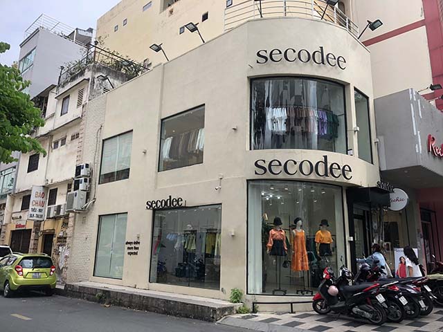 ban nha can goc 2 mat tien duong nguyen trai quan 1