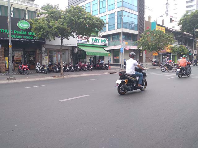 ban nha duong dinh tien hoang