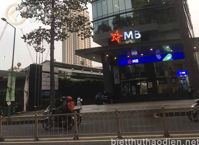 ban nha hem xe hoi duong tran hung dao quan 1