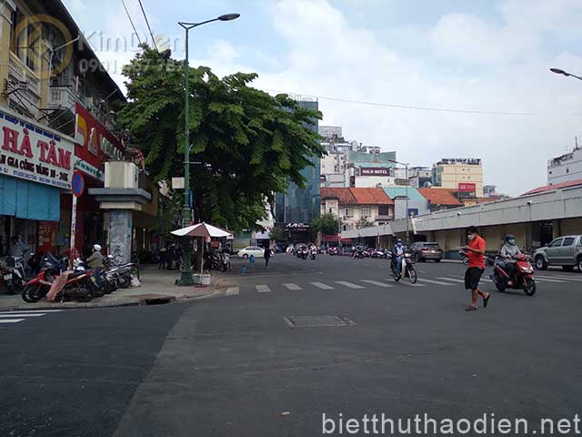 ban nha mat tien duong gan cho ben thanh quan 1