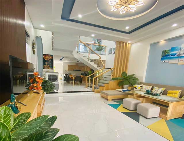 ban nha mat tien duong nguyen thai hoc p cau ong lanh quan 1