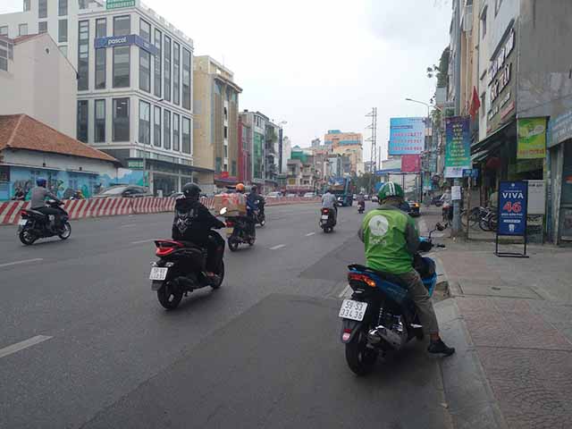 ban nha mat tien kinh doanh quan 1