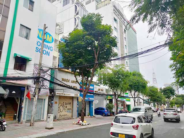 ban nha mat tien quan 1 1