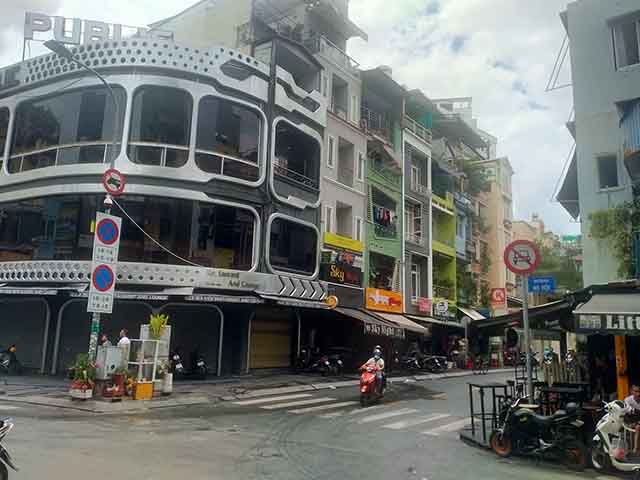 ban nha mat tien rong 8m duong do quang dau quan 1