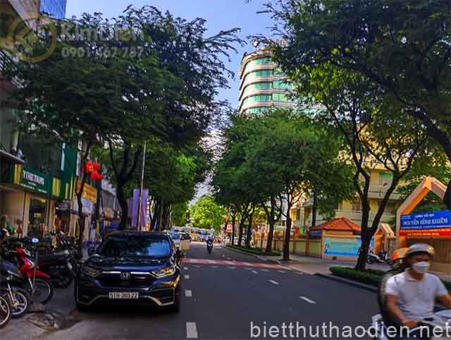 nha mat tien quan 1 can ban gap gia re