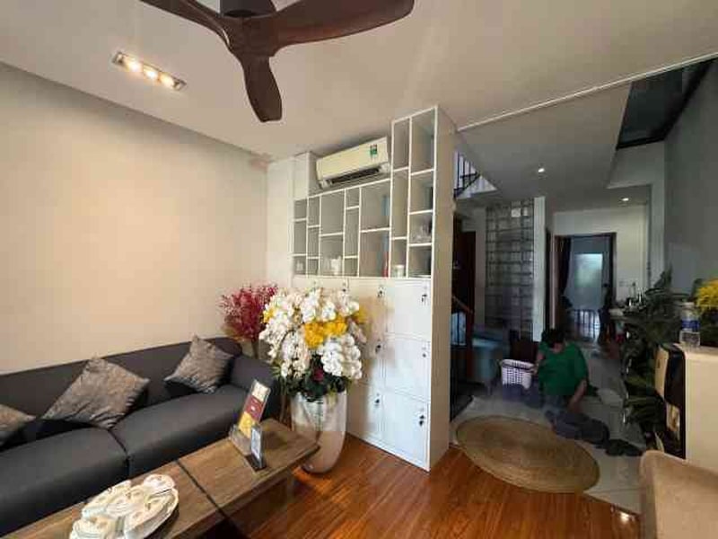 Bán Nhà 68m2 Đất Đường Quốc Hương Thảo Điền Quận 2