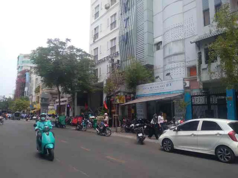 Bán nhà mặt tiền đường Trần Nhật Duật quận 1