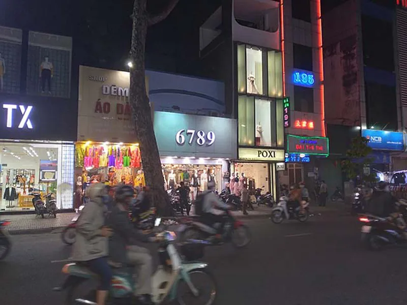 Bán Nhà Mặt Tiền Đường Nguyễn Trãi Gần Ngã 6 Phù Đổng Q1