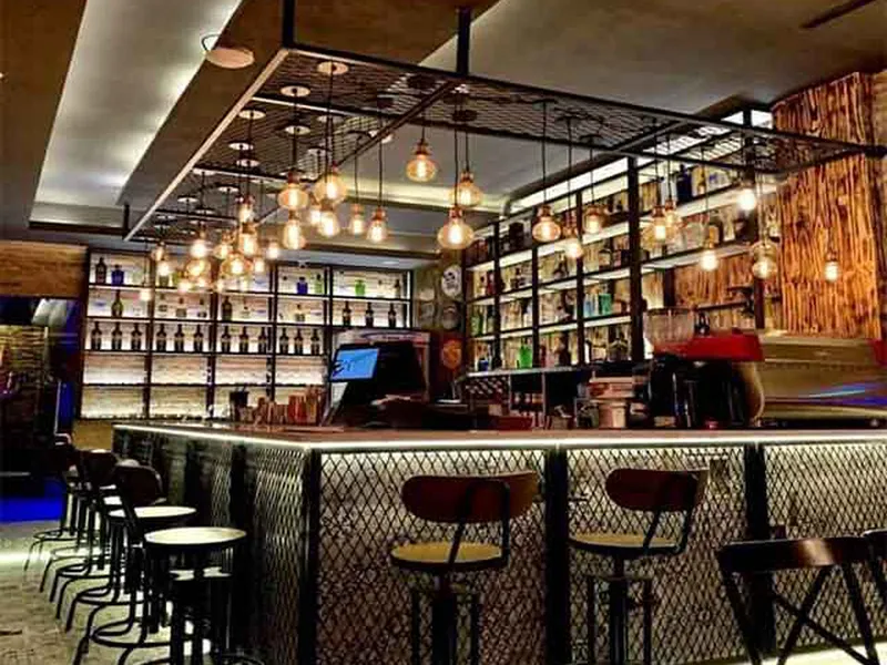 Bán Nhà Mặt Tiền Nguyễn Thái Học Quận 1