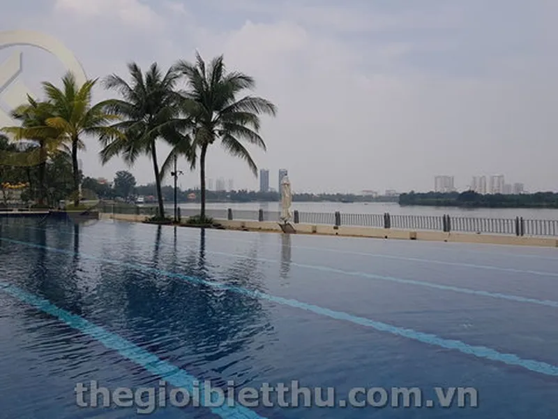 Biệt thự góc Riviera Quận 2 bán