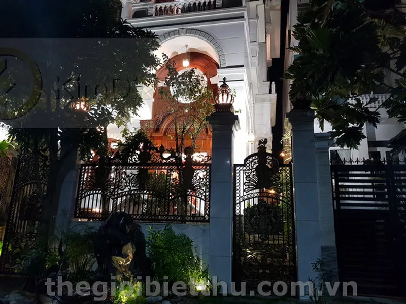 Biệt thự Thảo Điền đẹp làm đá tự nhiên và gỗ siêu đẹp ngay Xuân Thủy bán